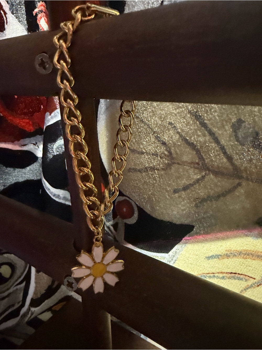 Sarah Coventry Gold-Tone Chain Necklace with White and Yellow Daisy Pendant